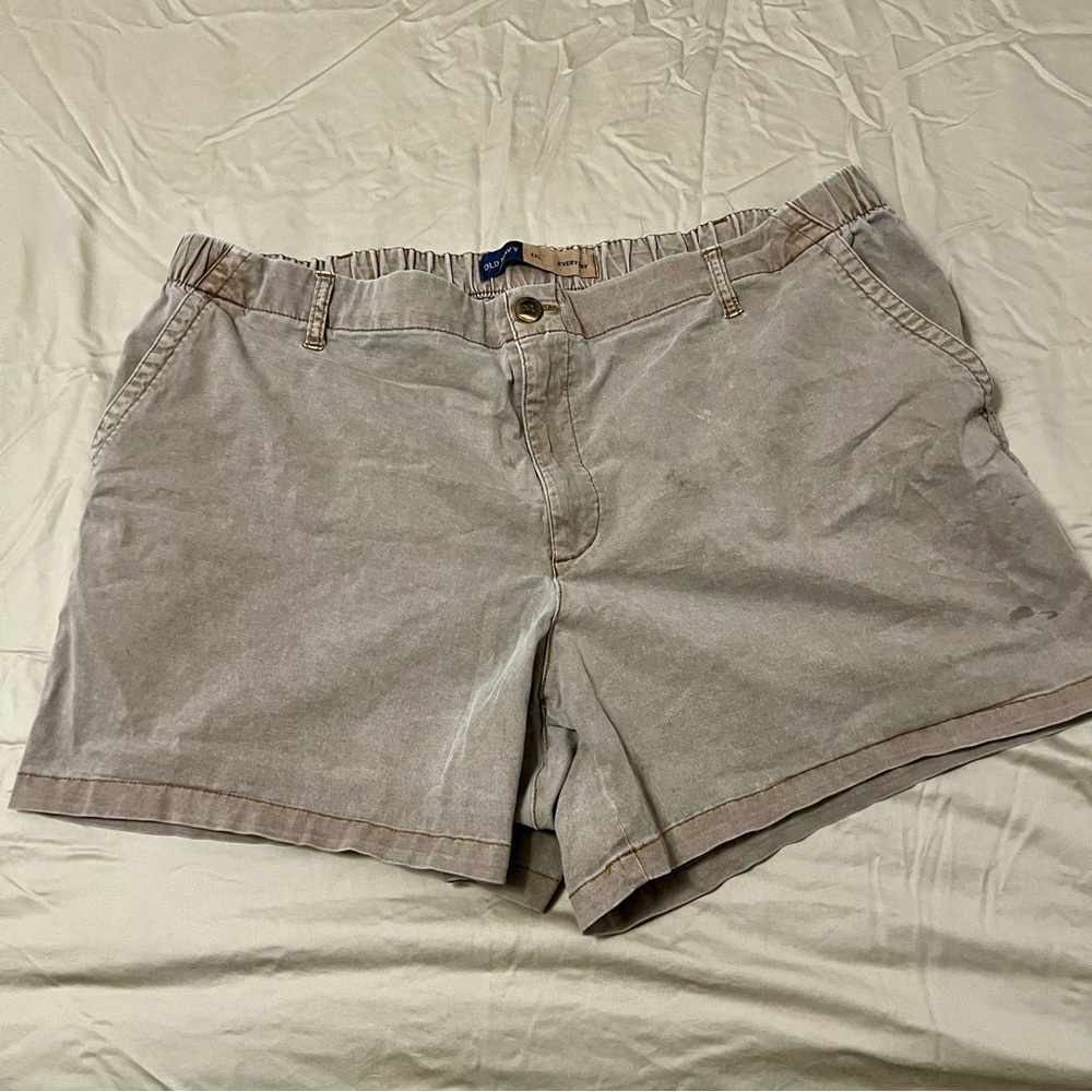 Old Navy Everyday Chino Shorts in Tan - Picture 1 of 6